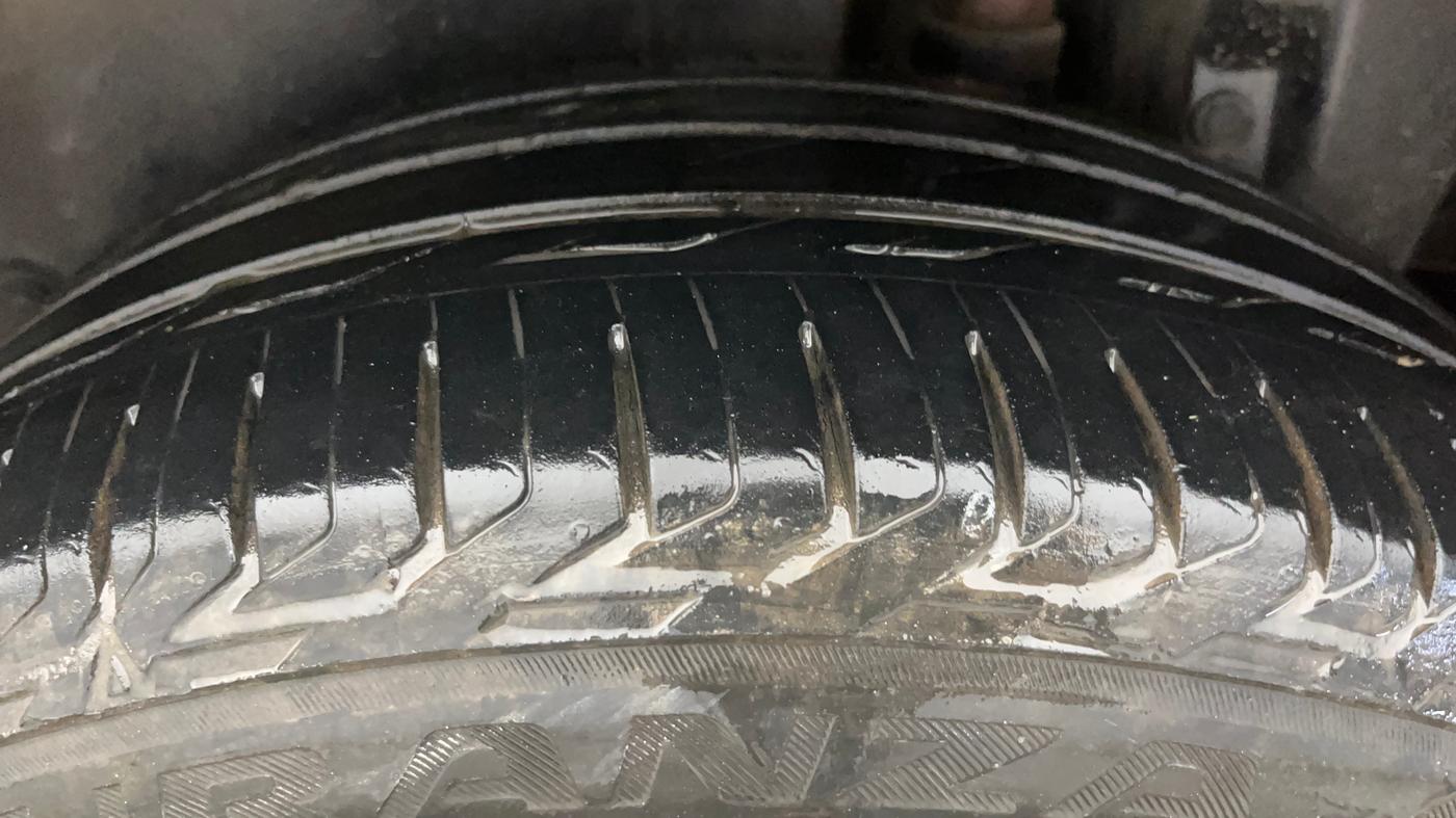 2017 Maruti Swift LXI (O), Petrol, Manual, 71,775 km, Left Rear Tyre Tread