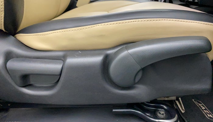 2018 Honda Jazz 1.2 VX AT, Petrol, Automatic, 27,297 km, Driver Side Adjustment Panel