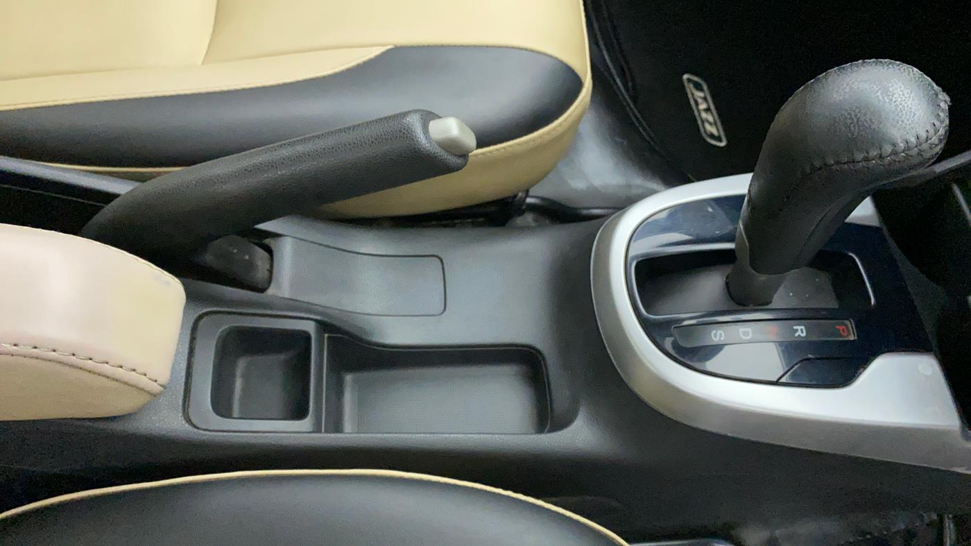 2018 Honda Jazz 1.2 VX AT, Petrol, Automatic, 27,297 km, Gear Lever