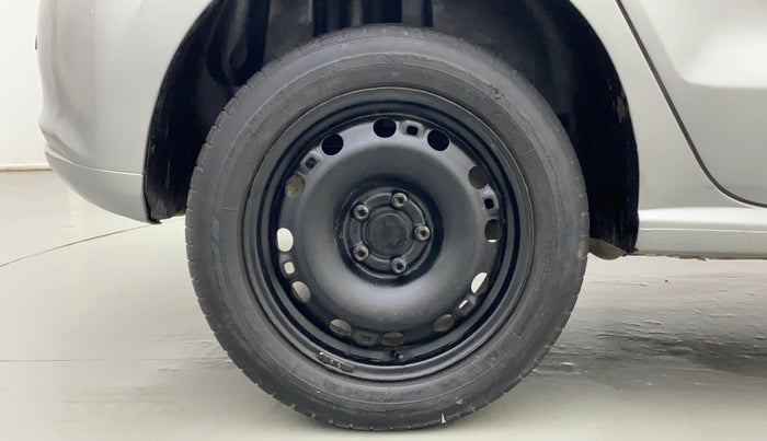 2014 Volkswagen Polo COMFORTLINE 1.2L, Petrol, Manual, 54,742 km, Right Rear Wheel