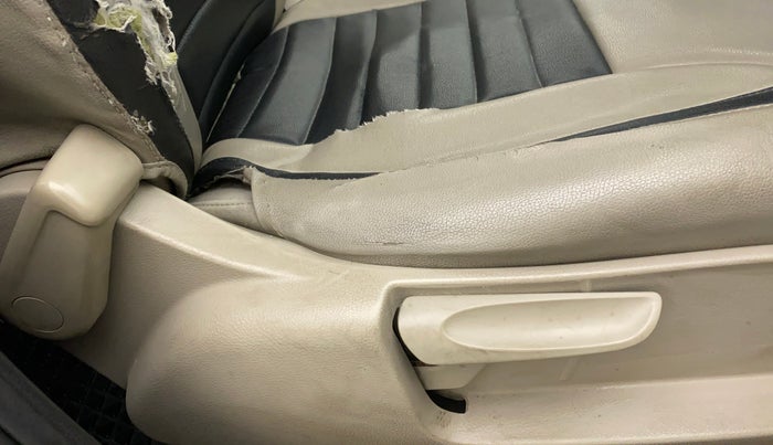 2014 Volkswagen Polo COMFORTLINE 1.2L, Petrol, Manual, 54,742 km, Driver Side Adjustment Panel