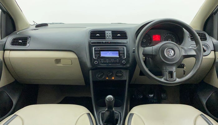 2014 Volkswagen Polo COMFORTLINE 1.2L, Petrol, Manual, 54,742 km, Dashboard