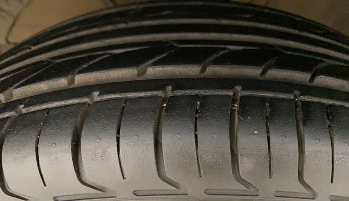 2018 Maruti Dzire VXI, Petrol, Manual, 38,445 km, Left Front Tyre Tread