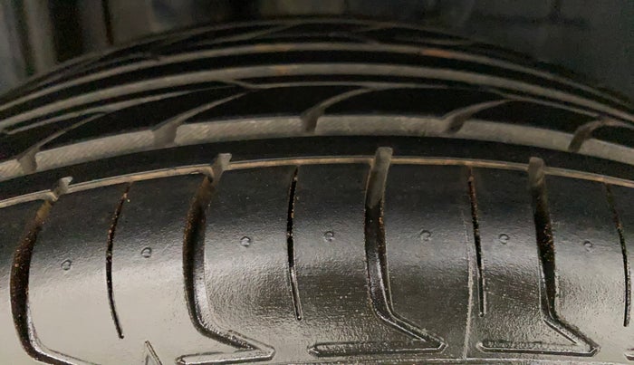 2018 Maruti Dzire VXI, Petrol, Manual, 38,445 km, Right Rear Tyre Tread