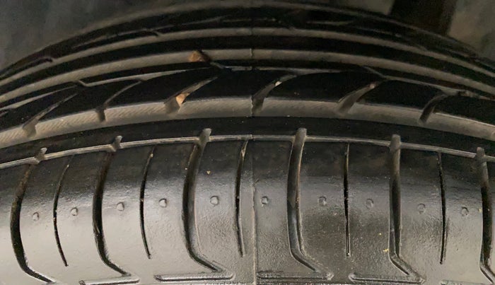 2018 Maruti Dzire VXI, Petrol, Manual, 38,445 km, Left Rear Tyre Tread