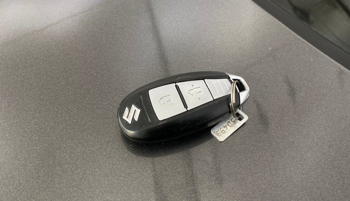 2016 Maruti Baleno ALPHA PETROL 1.2, Petrol, Manual, 44,216 km, Key Close Up