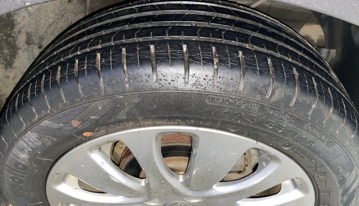 2016 Maruti Baleno ALPHA PETROL 1.2, Petrol, Manual, 44,216 km, Right Front Tyre Tread