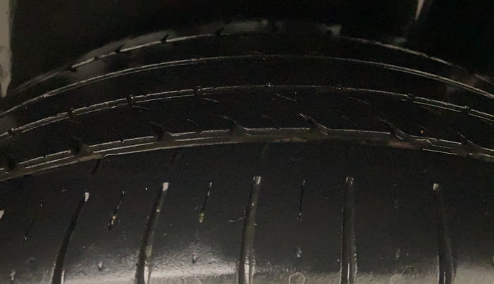 2016 Maruti Ciaz ZXI+, Petrol, Manual, 35,951 km, Left Rear Tyre Tread