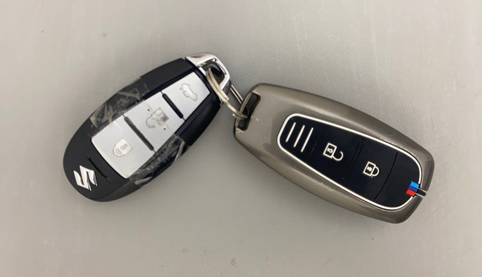 2016 Maruti Ciaz ZXI+, Petrol, Manual, 35,951 km, Key Close Up