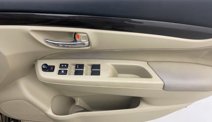 2016 Maruti Ciaz ZXI+, Petrol, Manual, 35,951 km, Driver Side Door Panels Control