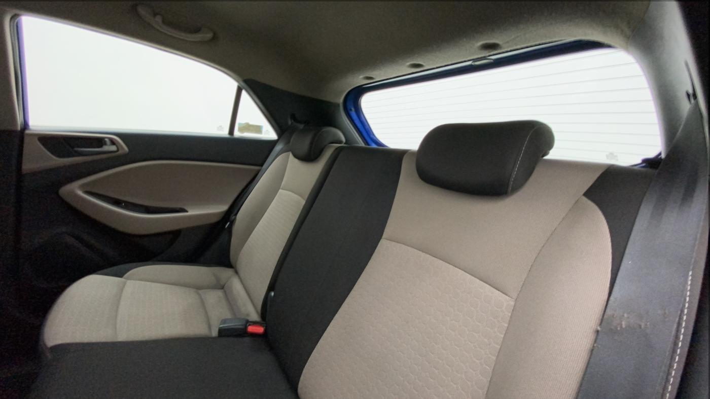 2016 Hyundai Elite i20 ASTA 1.4 CRDI (O), Diesel, Manual, 86,715 km, Right Side Rear Door Cabin
