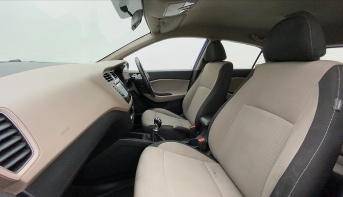 2016 Hyundai Elite i20 ASTA 1.4 CRDI (O), Diesel, Manual, 86,715 km, Right Side Front Door Cabin