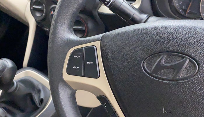 2022 Hyundai NEW SANTRO SPORTZ EXECUTIVE MT CNG, CNG, Manual, 2,077 km, Steering wheel - Sound system control not functional