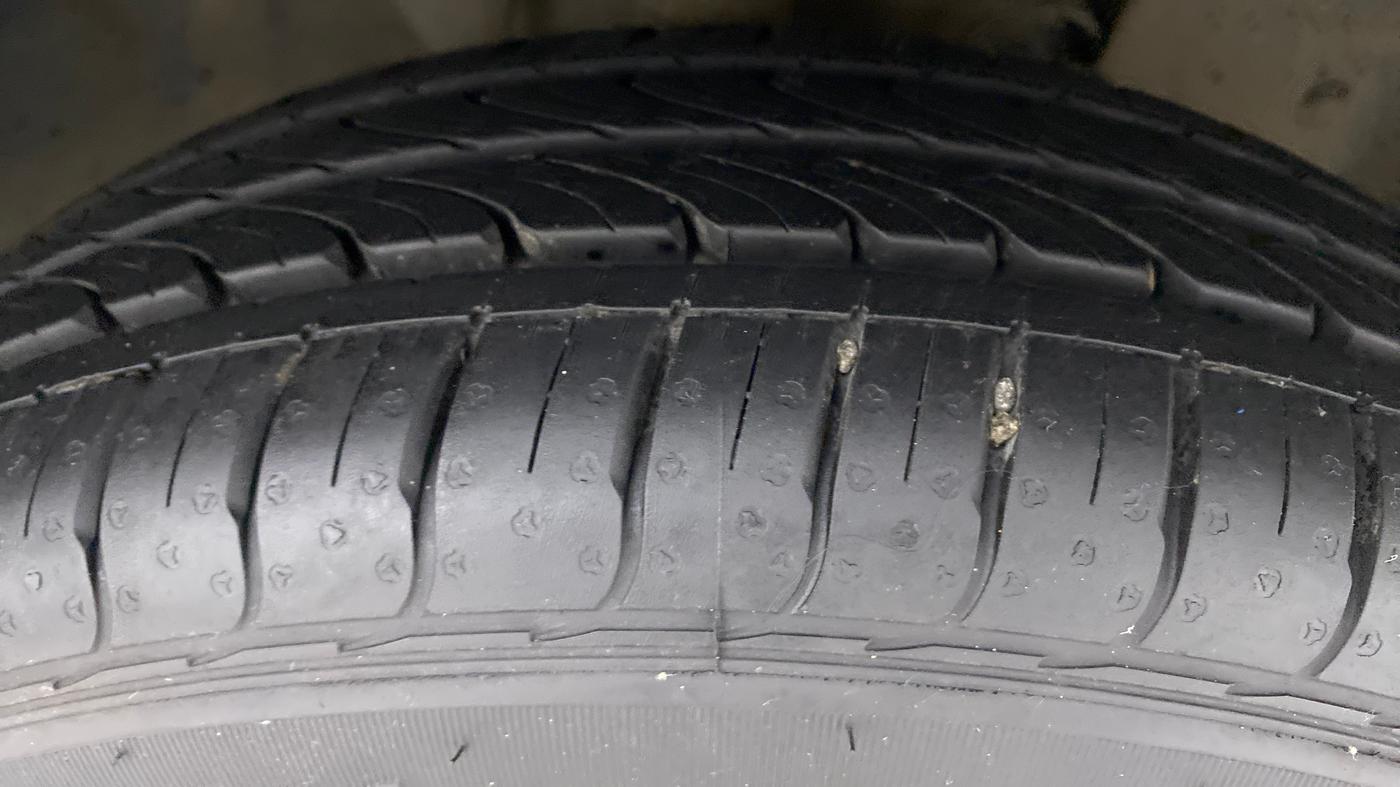 2015 Nissan Micra Active XV S, Petrol, Manual, 37,186 km, Right Front Tyre Tread