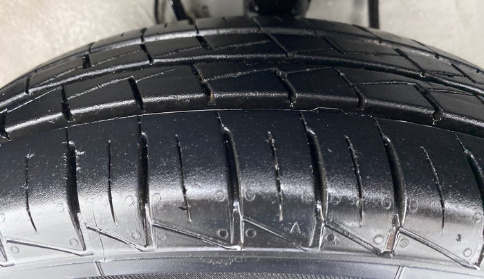 2021 Maruti Alto LXI, Petrol, Manual, 2,469 km, Left Front Tyre Tread
