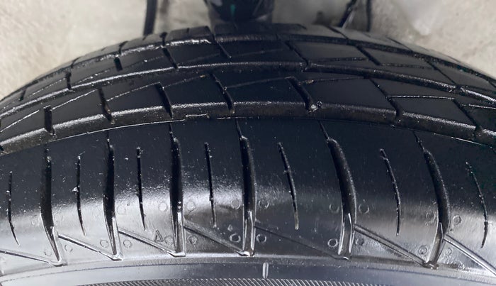 2021 Maruti Alto LXI, Petrol, Manual, 2,469 km, Right Front Tyre Tread