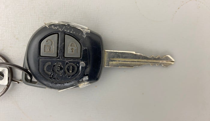 2015 Maruti Ciaz VDI +, Diesel, Manual, 75,134 km, Key Close Up