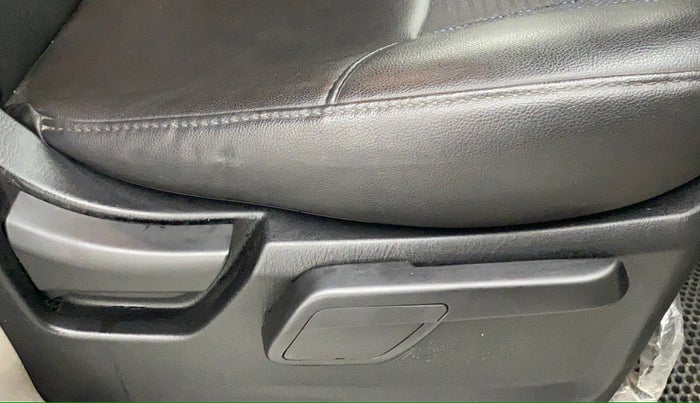 2018 Mahindra Scorpio S11 2WD, Diesel, Manual, 44,363 km, Driver Side Adjustment Panel