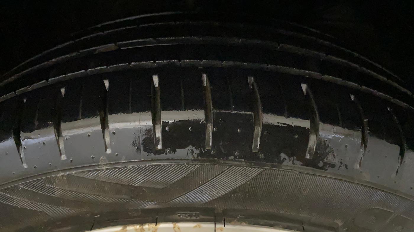 2019 Toyota Glanza G, Petrol, Manual, 35,522 km, Right Front Tyre Tread