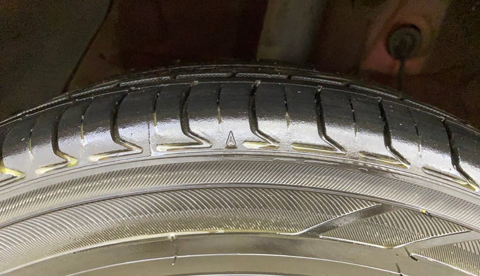 2015 Hyundai Xcent SX 1.2 (O), Petrol, Manual, 72,851 km, Right Rear Tyre Tread