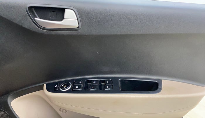 2015 Hyundai Xcent SX 1.2 (O), Petrol, Manual, 72,851 km, Driver Side Door Panels Control