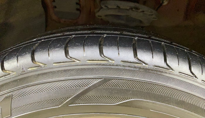 2015 Hyundai Xcent SX 1.2 (O), Petrol, Manual, 72,851 km, Left Front Tyre Tread