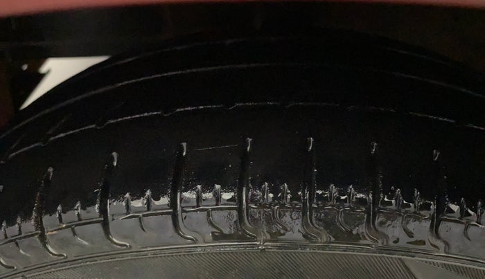 2014 Hyundai Eon ERA +, Petrol, Manual, 74,909 km, Left Front Tyre Tread