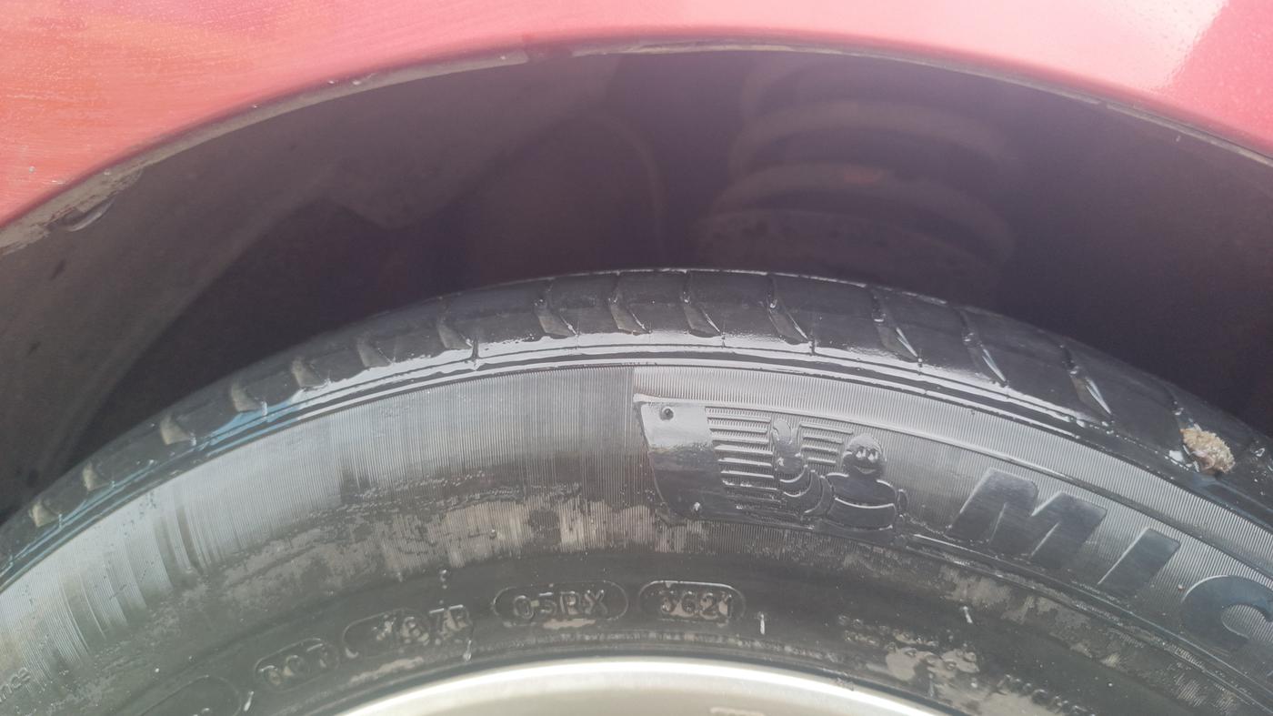 2013 Hyundai New Elantra 1.8 SX MT VTVT, Petrol, Manual, 1,25,457 km, Right Front Tyre Tread