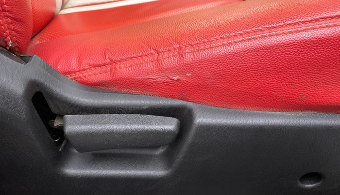 2019 Maruti Alto LXI, Petrol, Manual, 52,162 km, Driver Side Adjustment Panel