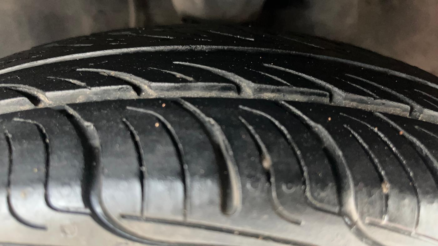 2012 Hyundai i10 ERA 1.1, Petrol, Manual, 97,752 km, Left Front Tyre Tread