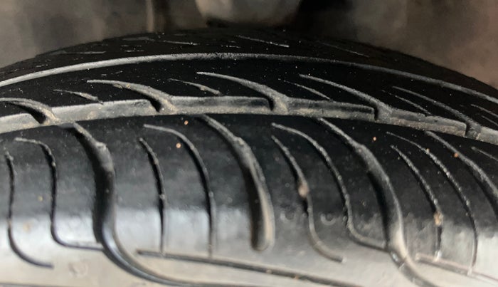 2012 Hyundai i10 ERA 1.1, Petrol, Manual, 97,752 km, Left Front Tyre Tread