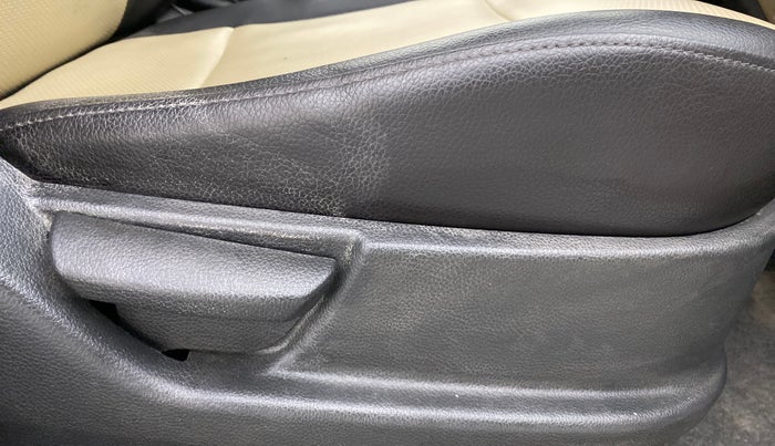 2015 Hyundai Eon ERA PLUS, Petrol, Manual, 29,170 km, Driver Side Adjustment Panel