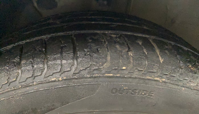 2021 Hyundai NEW I20 SPORTZ 1.2 AT, Petrol, Automatic, 47,060 km, Left Front Tyre Tread