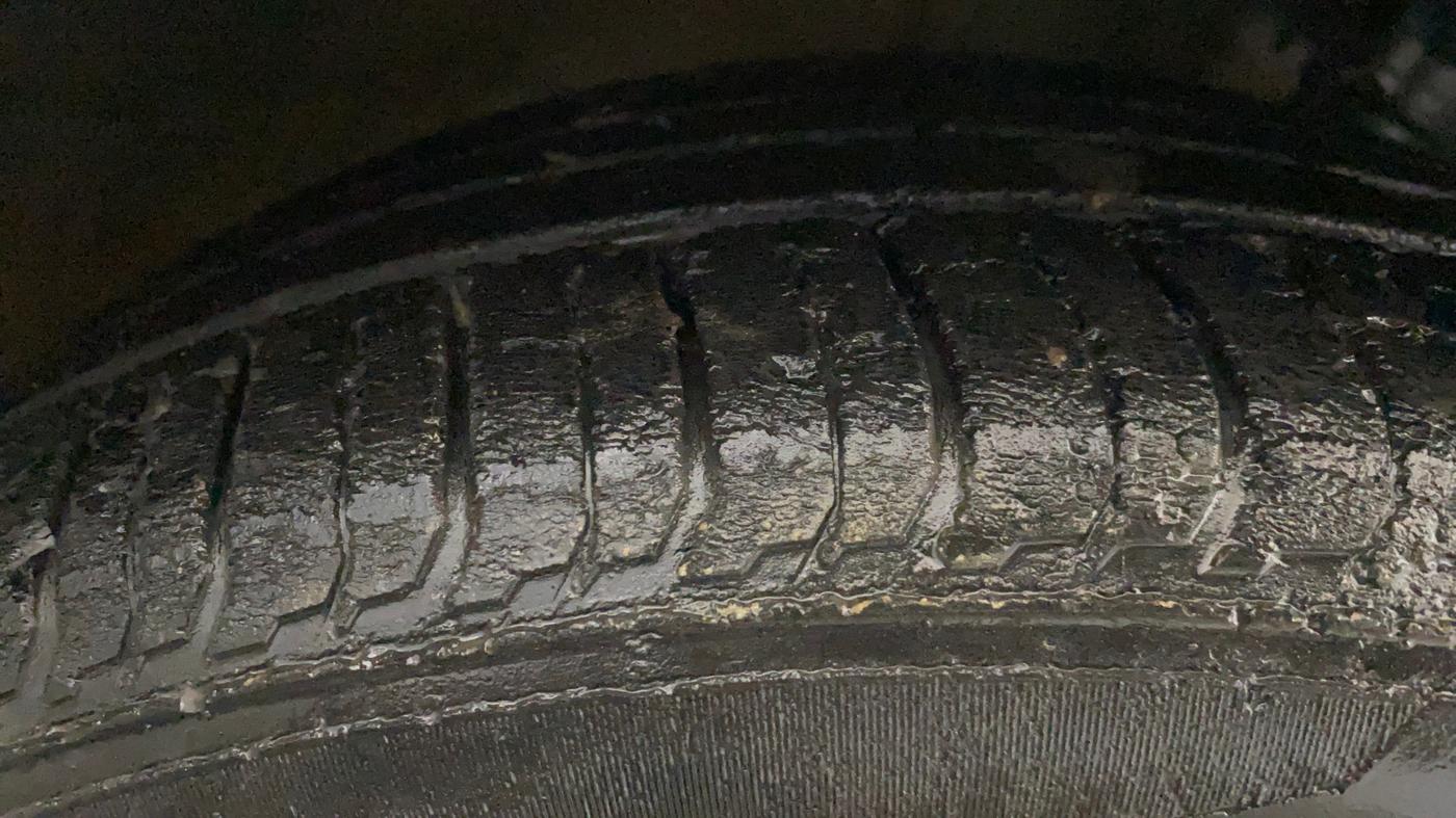2021 Hyundai NEW I20 SPORTZ 1.2 AT, Petrol, Automatic, 47,060 km, Right Front Tyre Tread