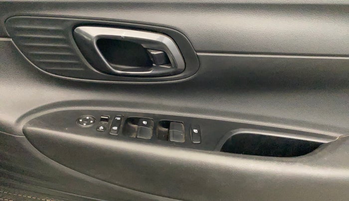 2021 Hyundai NEW I20 SPORTZ 1.2 AT, Petrol, Automatic, 47,060 km, Driver Side Door Panels Control