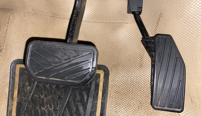 2017 Maruti Dzire VDI AMT, Diesel, Automatic, 67,808 km, Pedals