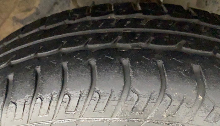2018 Datsun Go Plus T(O), CNG, Manual, 19,879 km, Right Front Tyre Tread