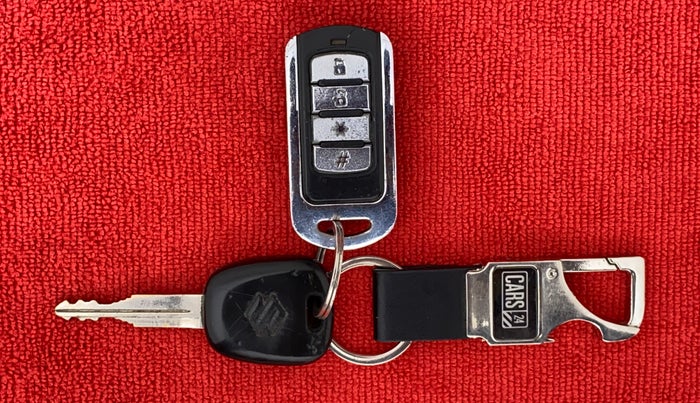 2017 Maruti Alto 800 LXI, Petrol, Manual, 67,669 km, Key Close Up