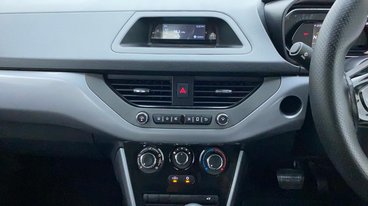 2022 Tata NEXON XMA SUNROOF DIESEL, Diesel, Automatic, 26,596 km, Air Conditioner