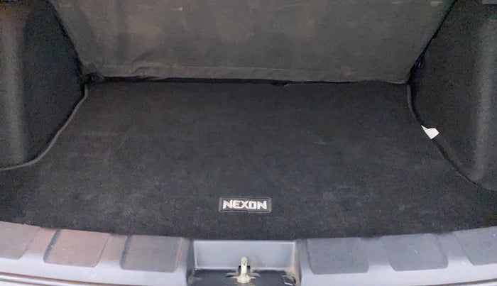 2022 Tata NEXON XMA SUNROOF DIESEL, Diesel, Automatic, 26,596 km, Boot Inside