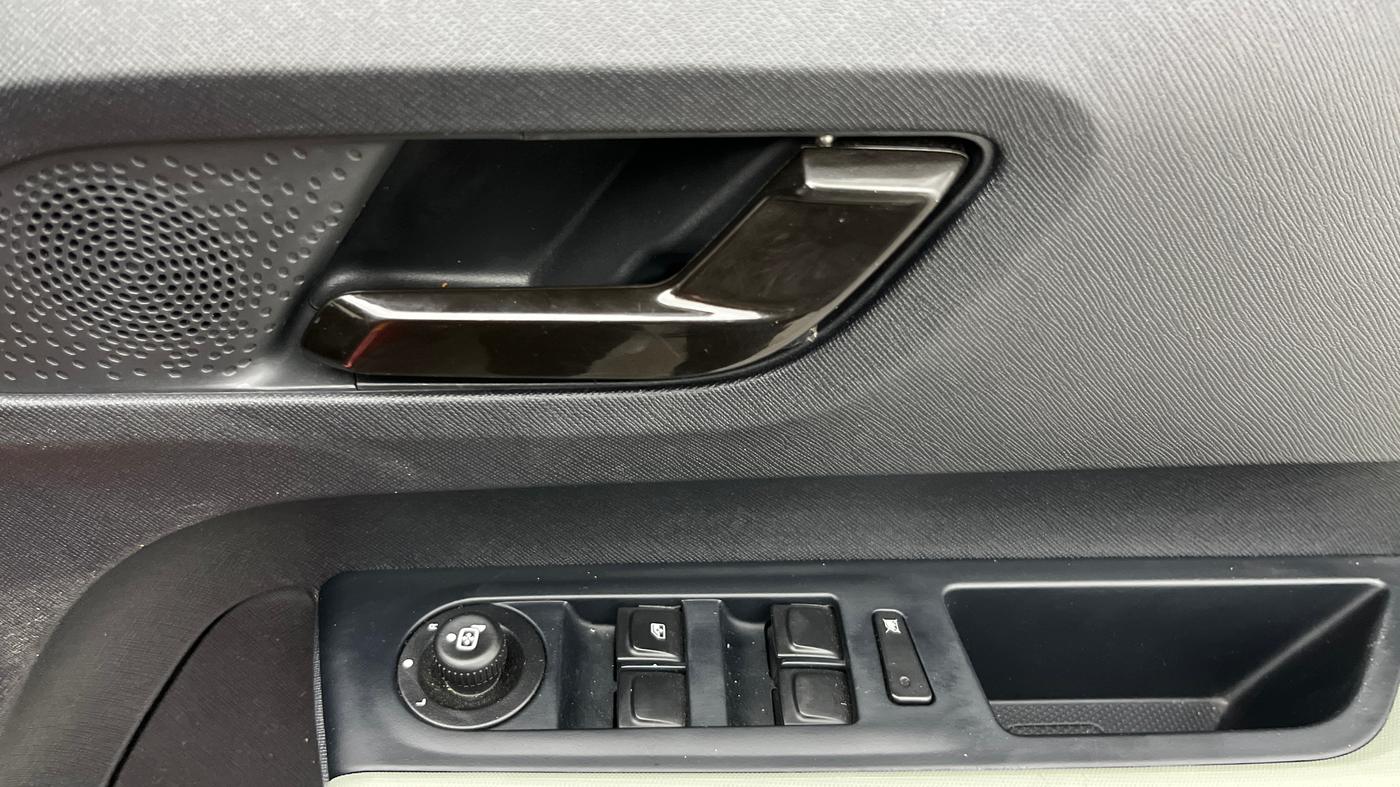 2025 Tata PUNCH Adventure (S), Petrol, Manual, 5,920 km, Driver Side Door Panels Control