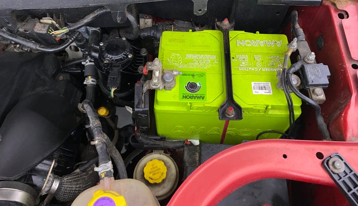 2017 Mahindra TUV300 T8, Diesel, Manual, 47,261 km, Engine View - Left