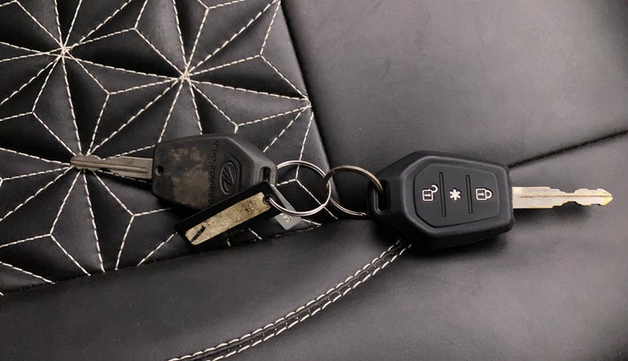 2017 Mahindra TUV300 T8, Diesel, Manual, 47,261 km, Key Close Up