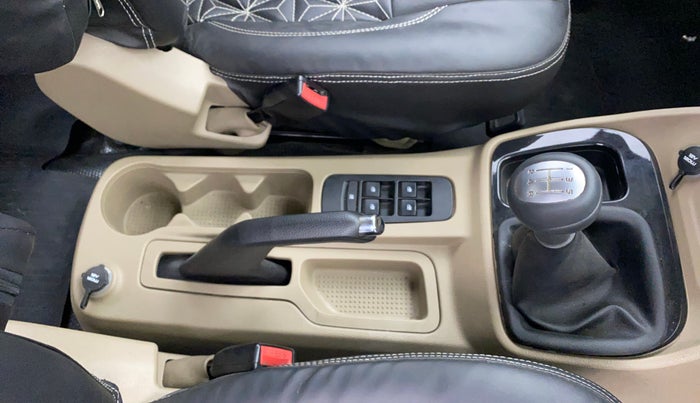 2017 Mahindra TUV300 T8, Diesel, Manual, 47,261 km, Gear Lever