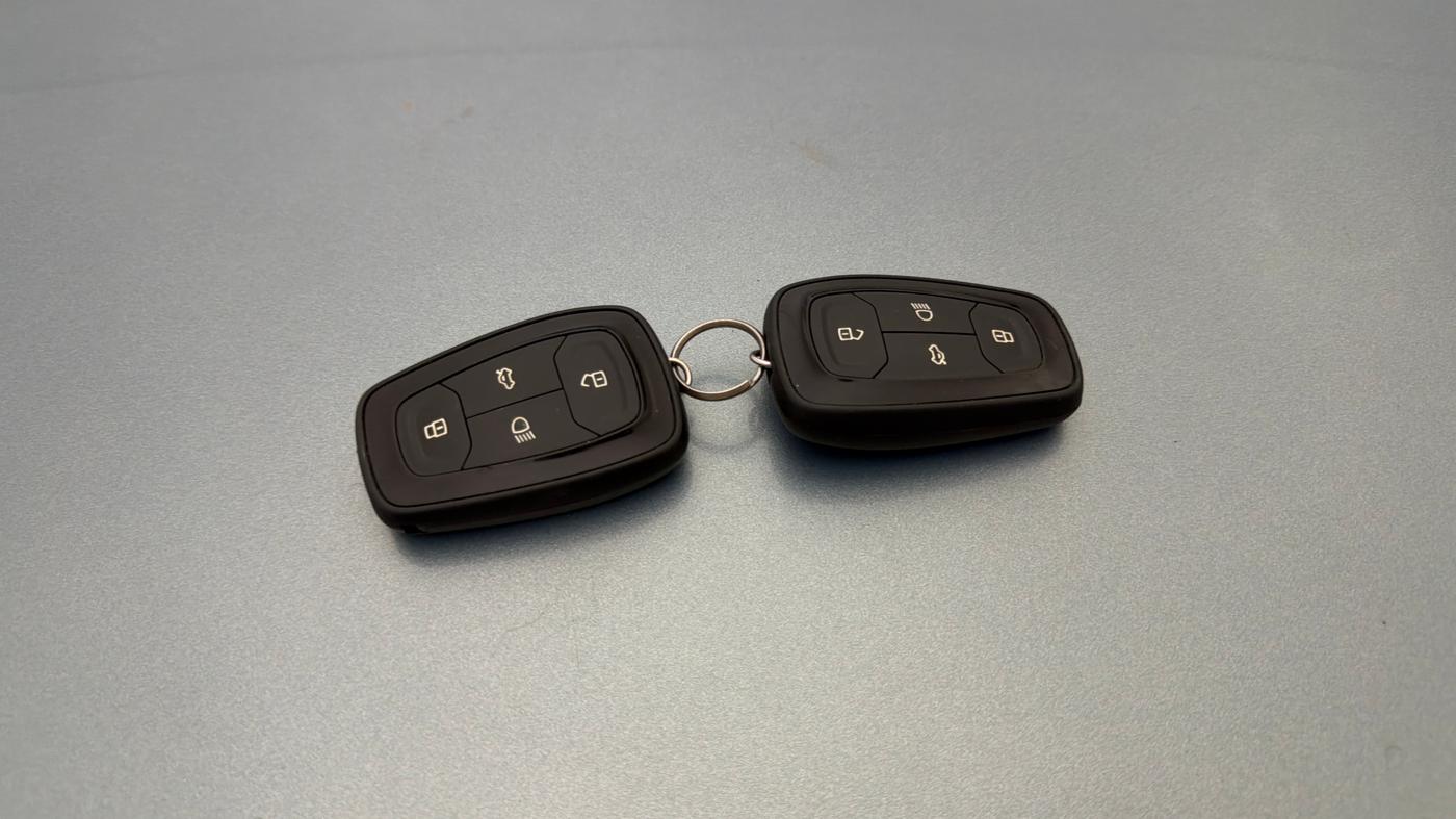 2024 Tata PUNCH ACCOMPLISHED DAZZLE PACK AMT, Petrol, Automatic, 26,229 km, Key Close Up