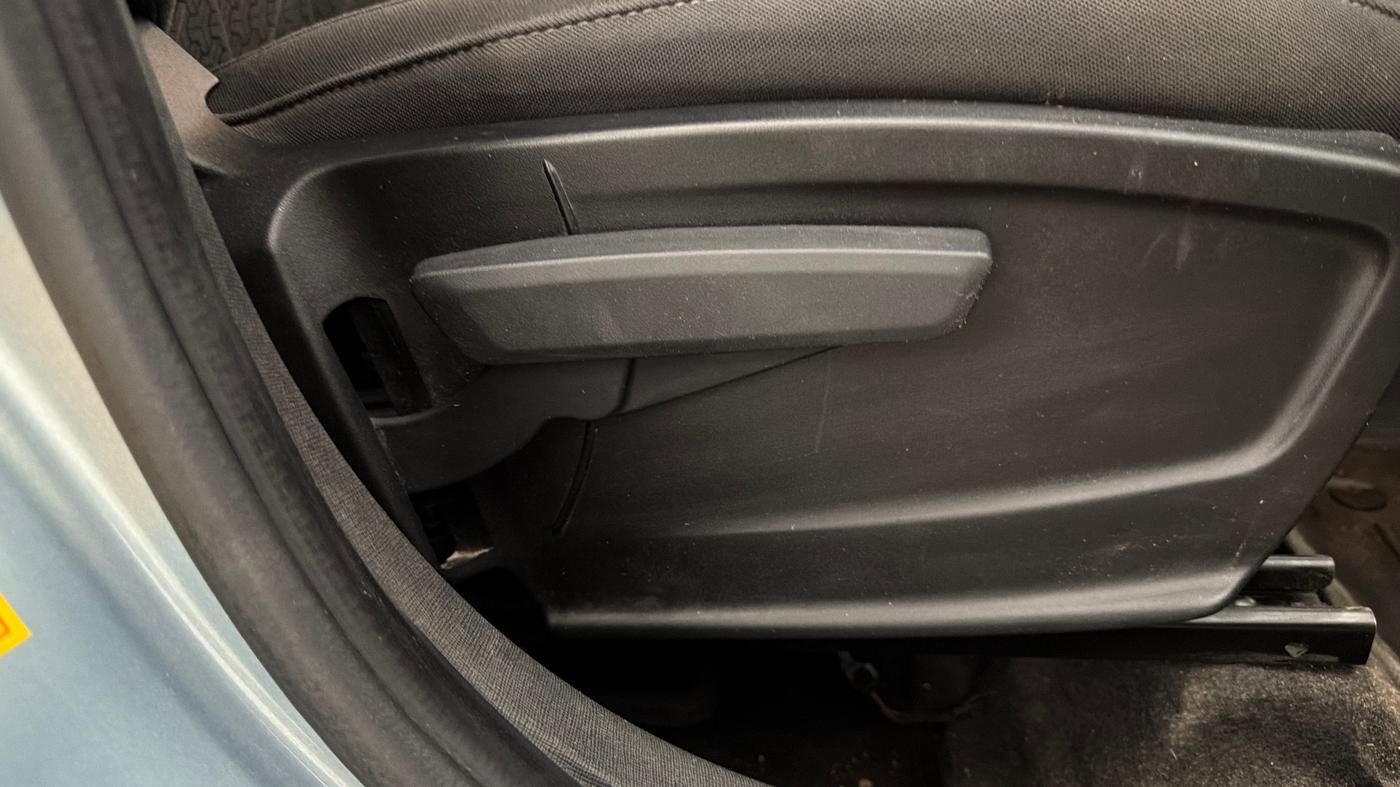 2024 Tata PUNCH ACCOMPLISHED DAZZLE PACK AMT, Petrol, Automatic, 26,229 km, Driver Side Adjustment Panel