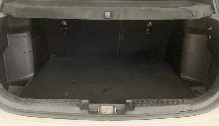 2021 Maruti Vitara Brezza ZXI, Petrol, Manual, 43,887 km, Boot Inside