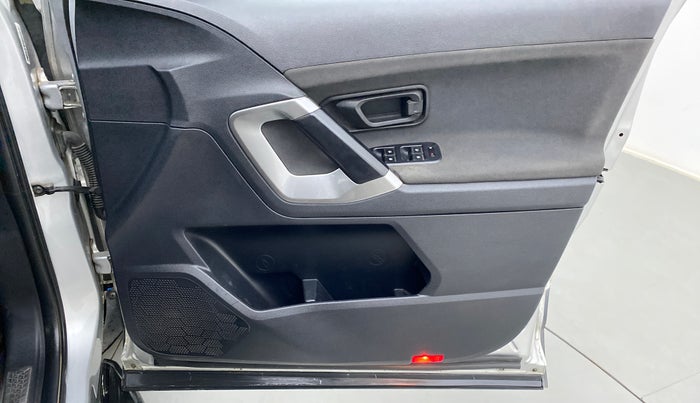2019 Tata Harrier XM 2.0L Kryotec, Diesel, Manual, 63,552 km, Driver Side Door Panels Control