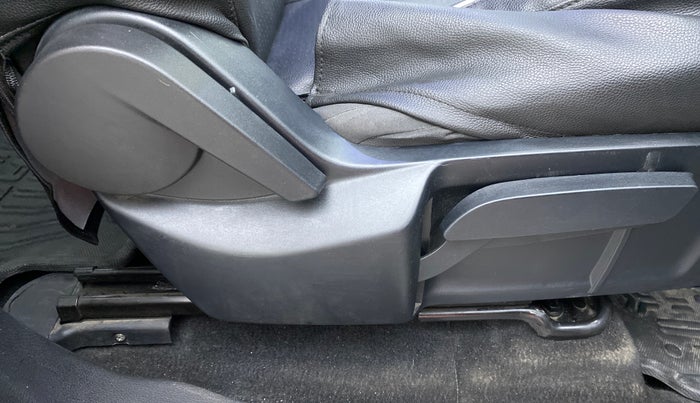 2019 Tata Harrier XM 2.0L Kryotec, Diesel, Manual, 63,552 km, Driver Side Adjustment Panel
