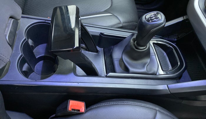2019 Tata Harrier XM 2.0L Kryotec, Diesel, Manual, 63,552 km, Gear Lever